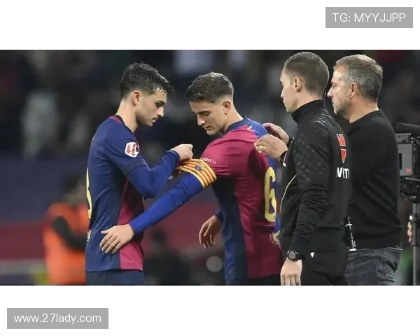 德容右腿受伤巴萨宣布缺阵5至6周