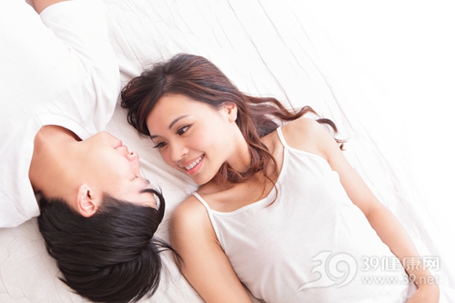 青年 男 女 情侣 爱情 夫妻 睡衣 床_21171121_xxl