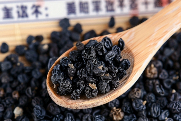 黑枸杞用热水泡好吗